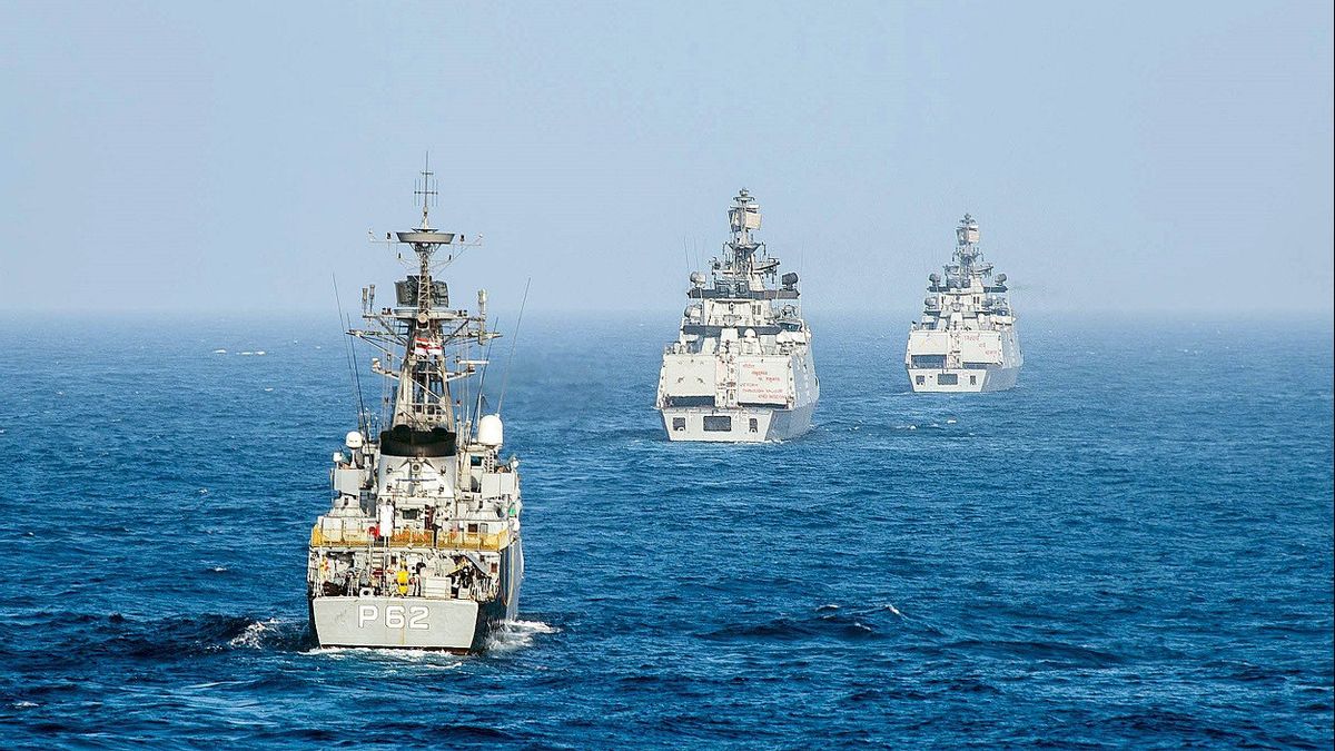 Thailand kerahkan armada laut usai serangan dari Kamboja. Operasi militer diperluas ke wilayah perairan, ketegangan kawasan meningkat.