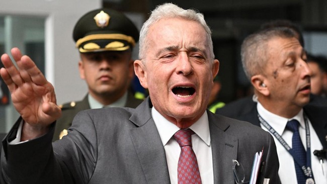 Eks Presiden Kolombia Divonis 12 Tahun Penjara karena Penipuan