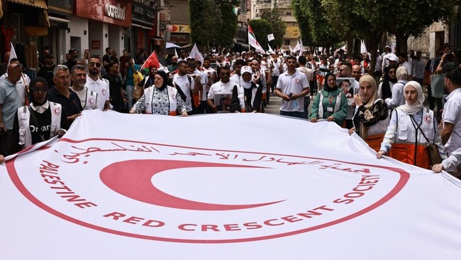 Serangan Israel ke Markas Bulan Sabit Merah Palestina Tewaskan Tenaga Medis