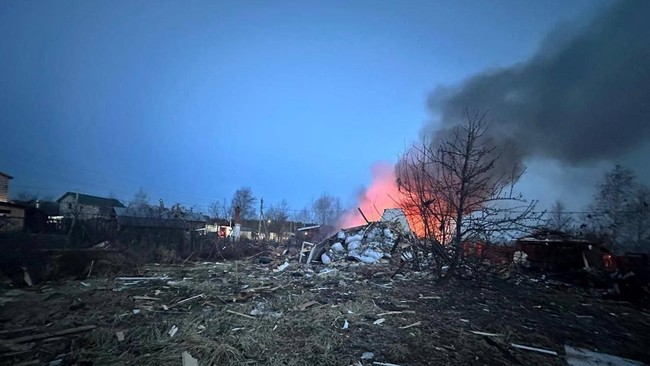 Ukraina Gempur Kilang Minyak Rusia, Harga Bensin di Moskow Melonjak